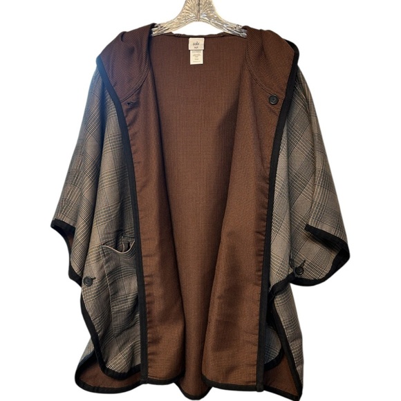 NWOT CAbi Baskerville Topper reversible poncho - Picture 4 of 11
